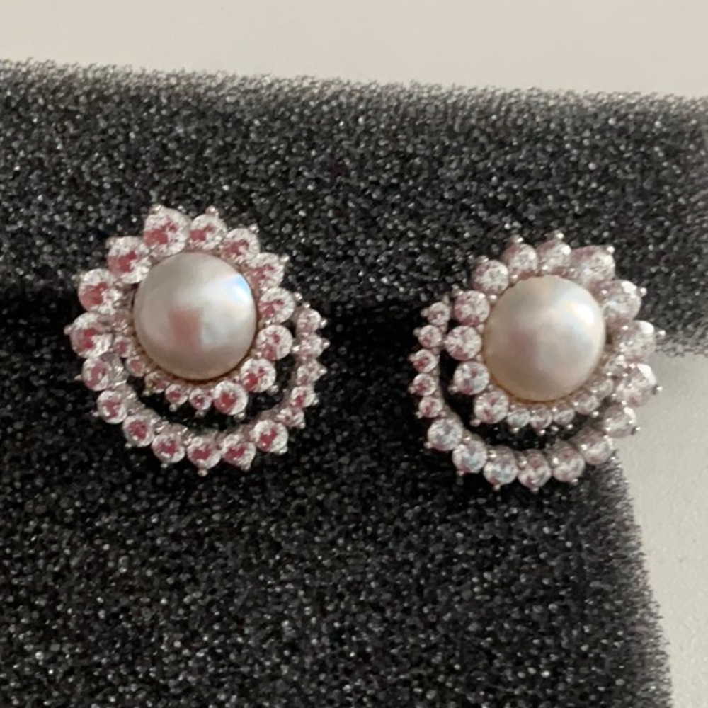 Vintage Judith Ripka Pearl earrings